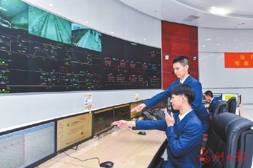 乘着地铁　奔向数字生活