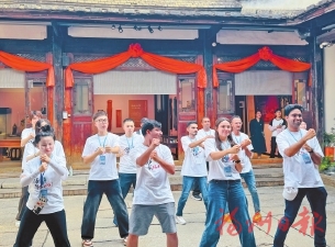 ��������ѧ�ӡ��μӡ���˿����㡱����Ӫ