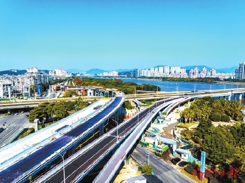 ����������ͨ;��������չ����