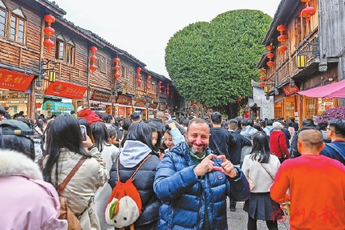 ���á����ź족���Ը��ݳ�������