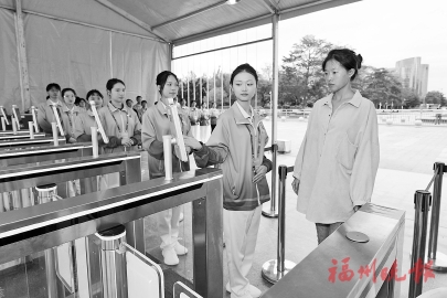 世界航海装备大会全要素演练举行