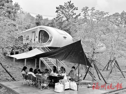 罗源霍口太空舱吸引游客“尝鲜”