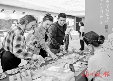 4������12����·����������ɫɽ���С�