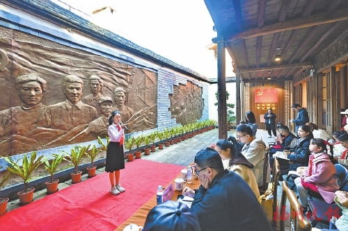 ��Ӣ�۸��ݳǡ�����Ӣ�۹���